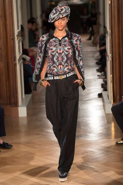 Look 10